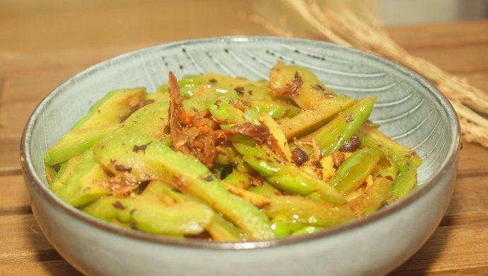 十分钟快手菜之苦瓜炒豆豉鲮鱼