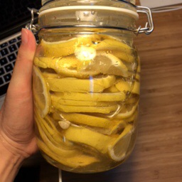 蜂蜜腌制柠檬喝不完怎么办