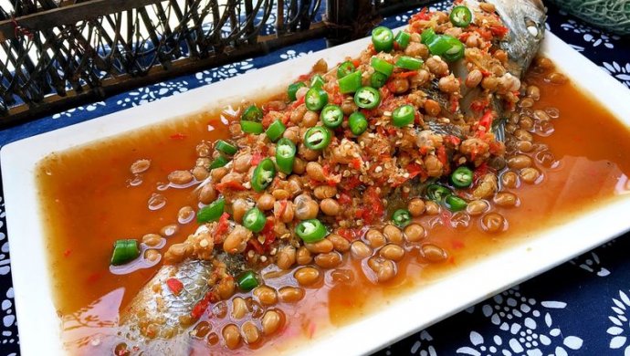 剁椒水豆豉蒸鱼
