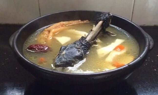 椰子乌鸡汤