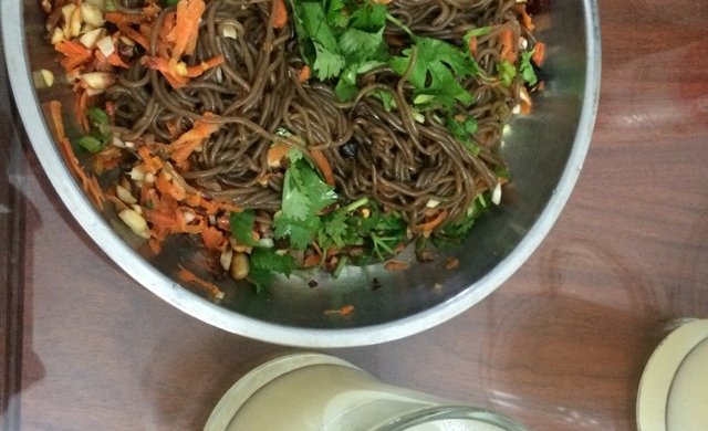 酸辣肉丝蕨根粉丝