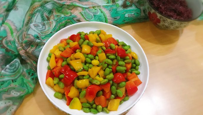 彩椒炒毛豆