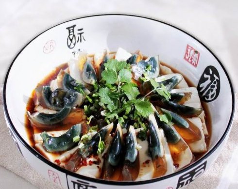 香菜皮蛋豆腐