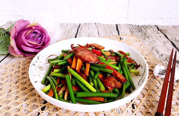 蒜苔香干炒腊肠