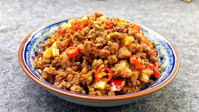 芹菜炒牛肉末