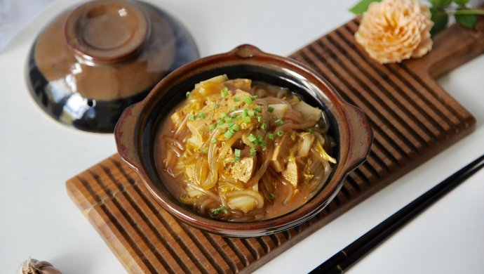娃娃菜粉条炖冻豆腐