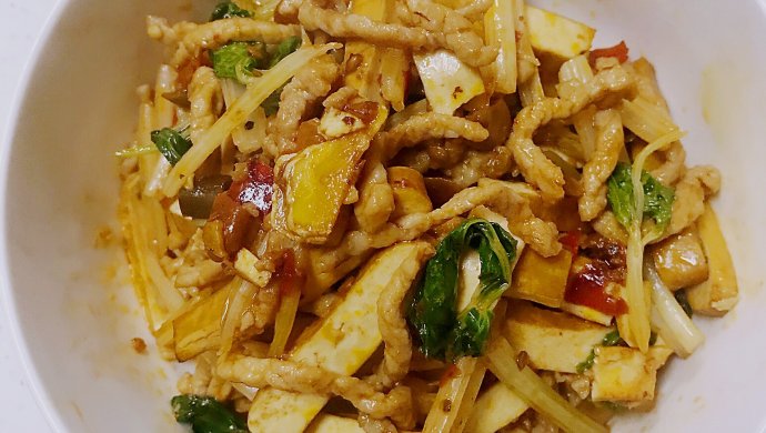 泡椒芹菜豆干肉丝