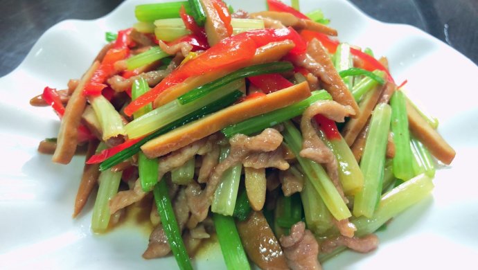 芹菜香干肉丝