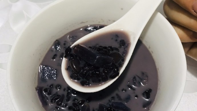 奶香黑米紫薯粥