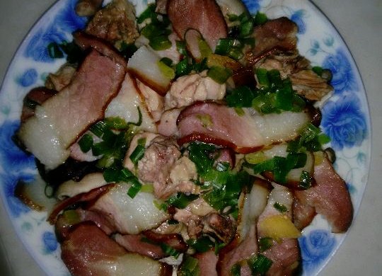 熏干咸肉香菇蒸鸡腿（咸鲜，美味）