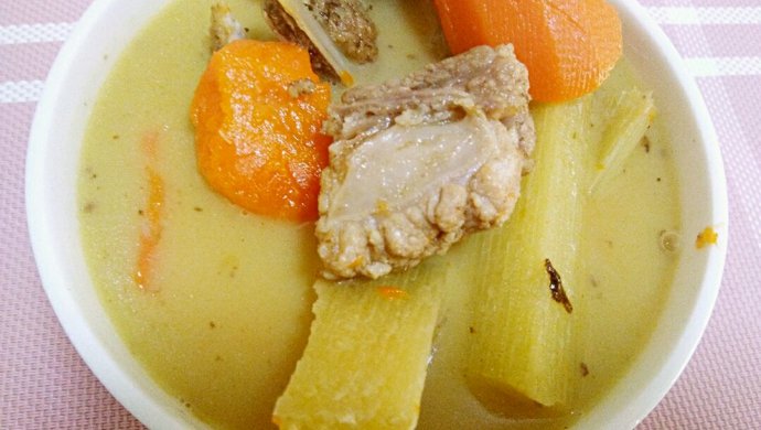 甘蔗胡萝卜炖排骨