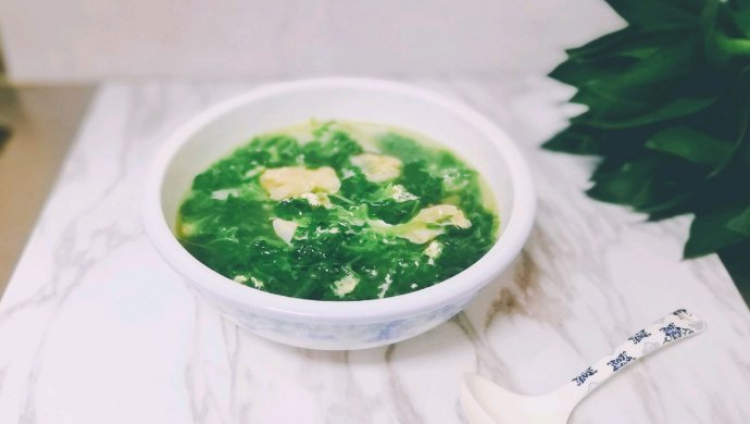 秋冬的时候最好喝的汤―野荠菜蛋花豆腐衣汤