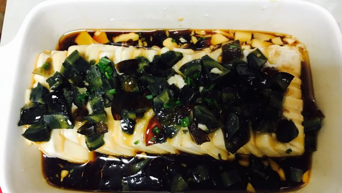 凉拌皮蛋豆腐