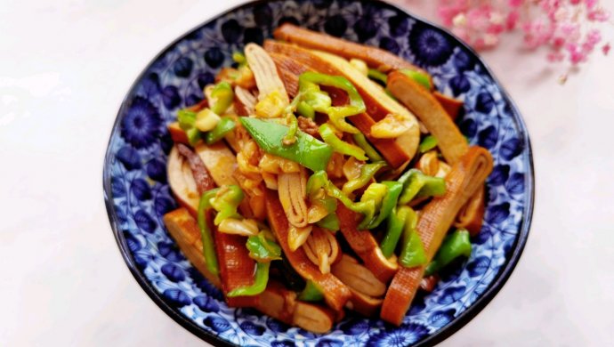 十分钟快手菜――青椒炒千张