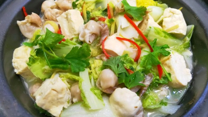 鲜鱼肚白菜豆腐煲