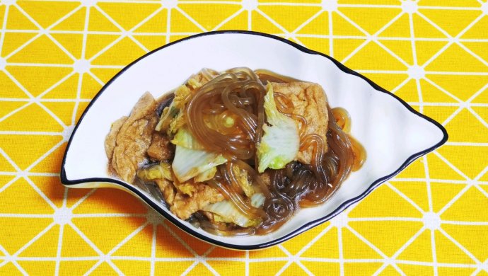 白菜粉条炖豆腐，简单营养多汁，新手必备！