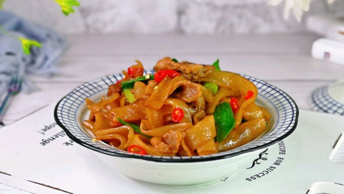 青蒜炒河粉