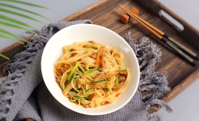 大排档风味炒河粉