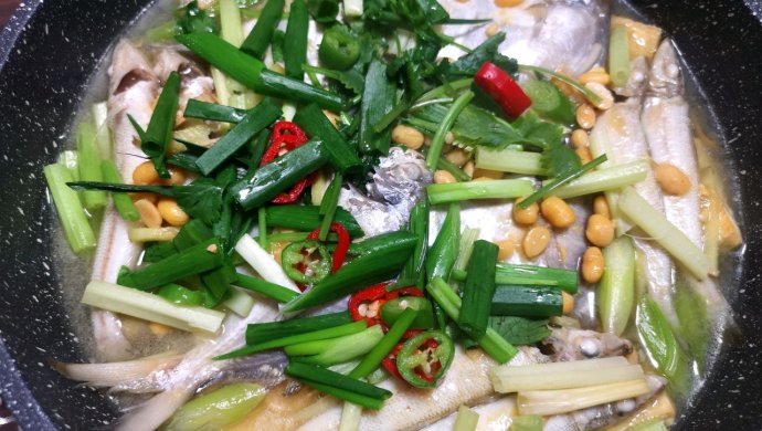 普宁豆酱杂鱼煲