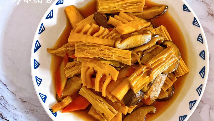 素菜也下饭：烧三鲜（香菇冬笋腐竹）