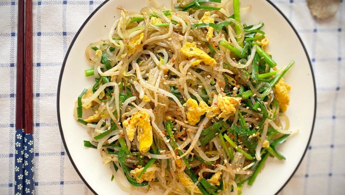 蛋炒韭菜粉条绿豆芽