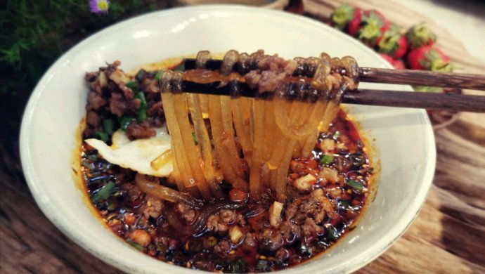 杂酱酸辣粉