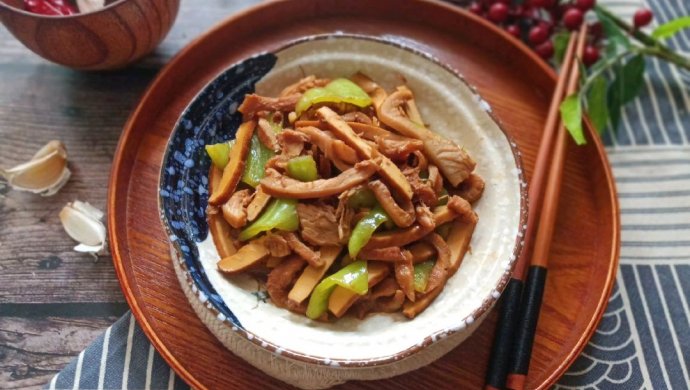 青椒香干炒肚丝