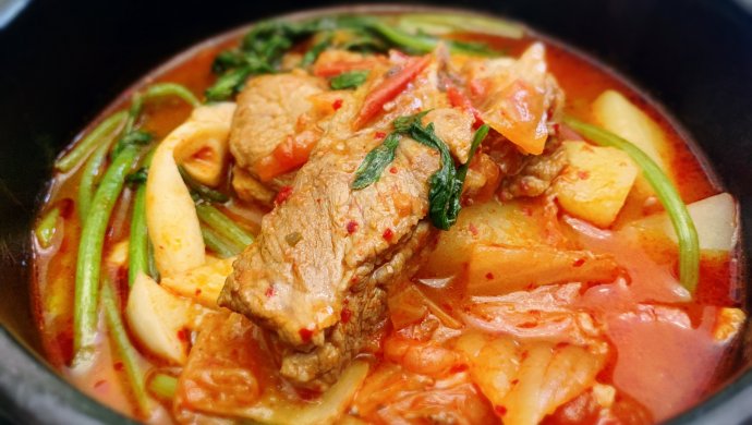泡菜排骨土豆汤 再来一碗米饭！