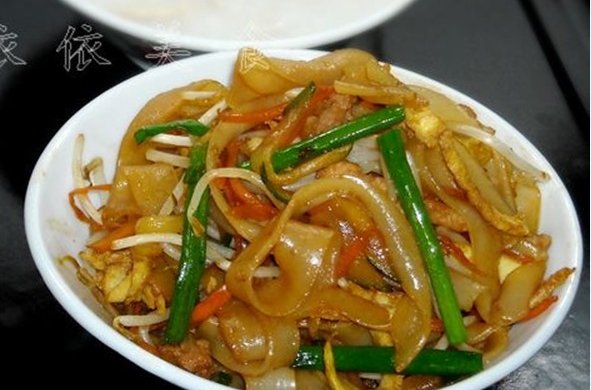 杂锦炒河粉