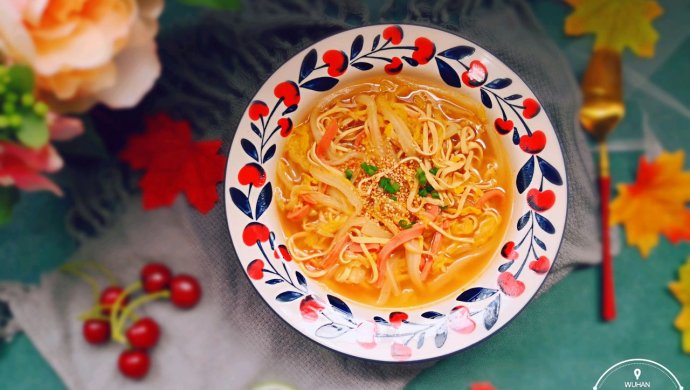 银鱼干白菜火腿千张丝酸汤