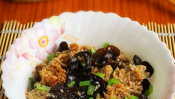 凉拌手撕烤麸