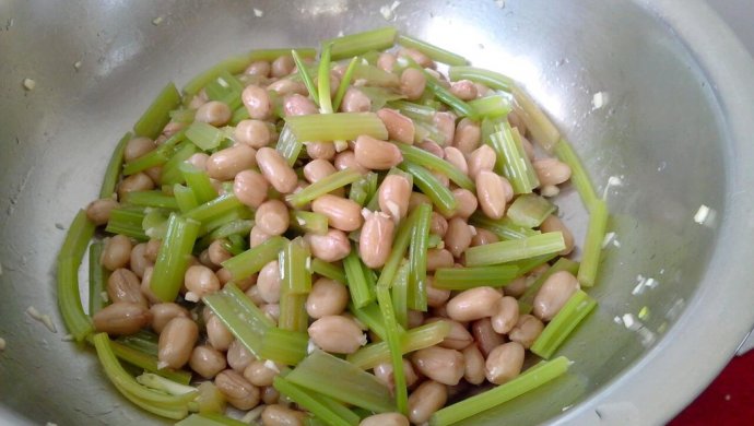 芹菜花生米