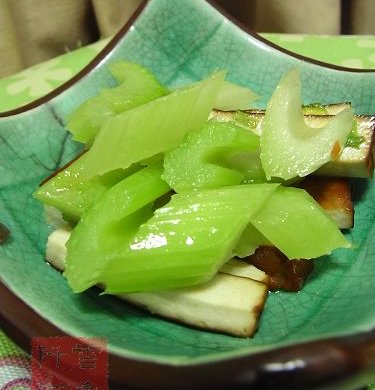 熏干炒芹菜