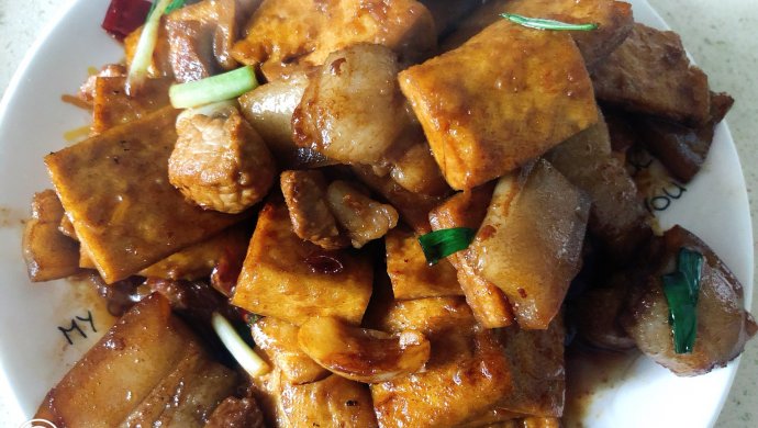 白豆腐干烧肉肉