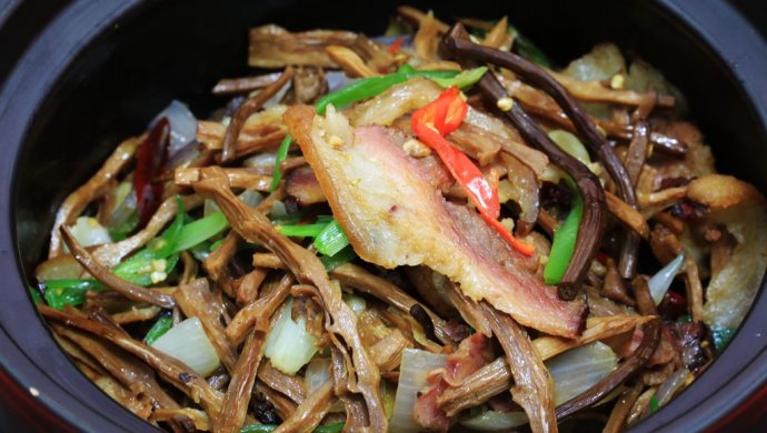 干笋腊肉煲