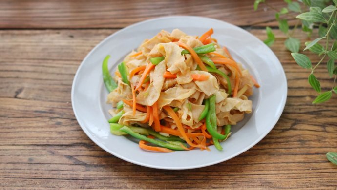 青椒炒豆皮