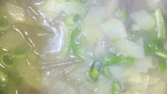 土豆粉皮汤