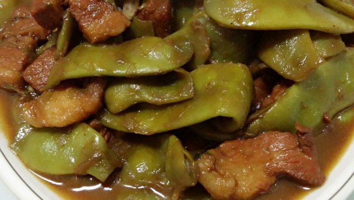 红烧肉焖油豆角 米饭好搭档