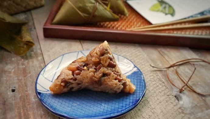 杂粮烧肉粽子