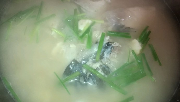 营养与美味并存的奶白色鱼头豆腐汤（花鲢鱼）