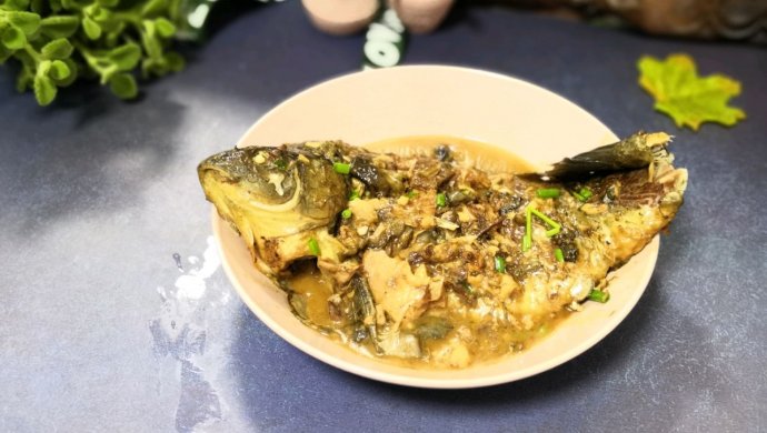 红焖鲤鱼
