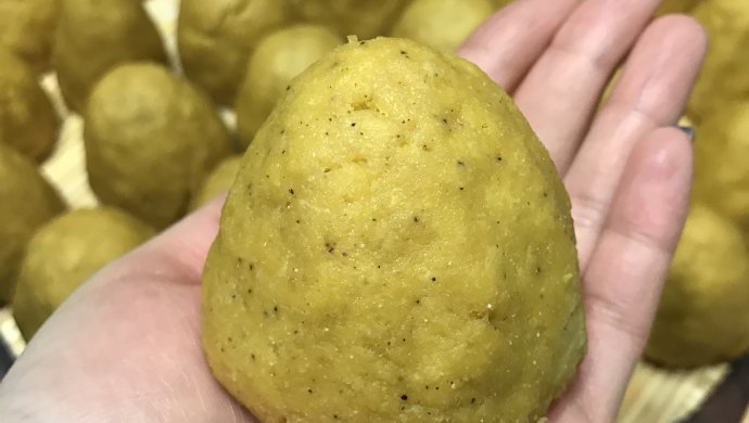 烫面玉米窝头