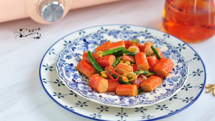 黄瓜花炒即食蟹棒