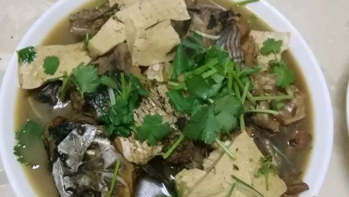 五花肉炖鲤鱼