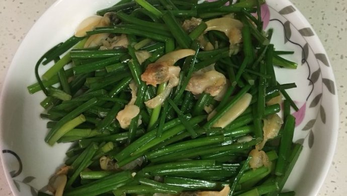 韭菜苔炒蚬子