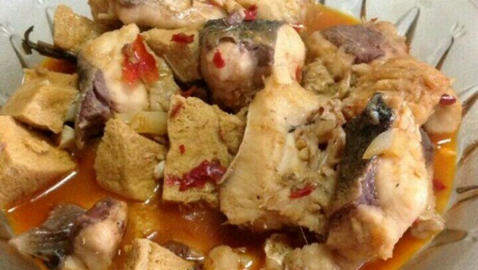 豆腐烧鲢鱼