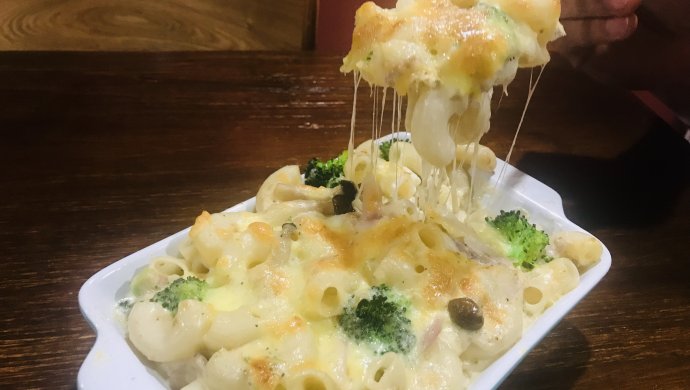 吞拿鱼蘑菇芝士通心粉