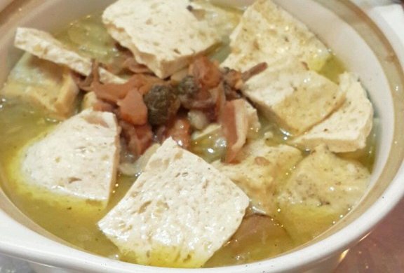 河蚌豆腐煲