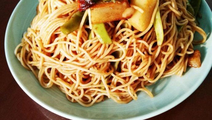 五花肉豆角焖挂面