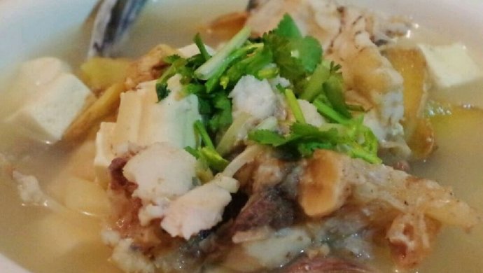 鲢鱼头豆腐汤